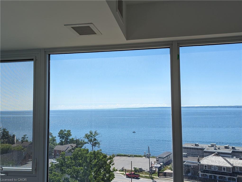 806-370 Martha Street, Burlington, ON - Indoor Photo Showing Other Room With Body Of Water