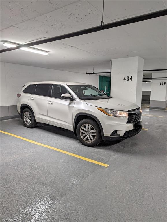 806-370 Martha Street, Burlington, ON - Indoor Photo Showing Garage