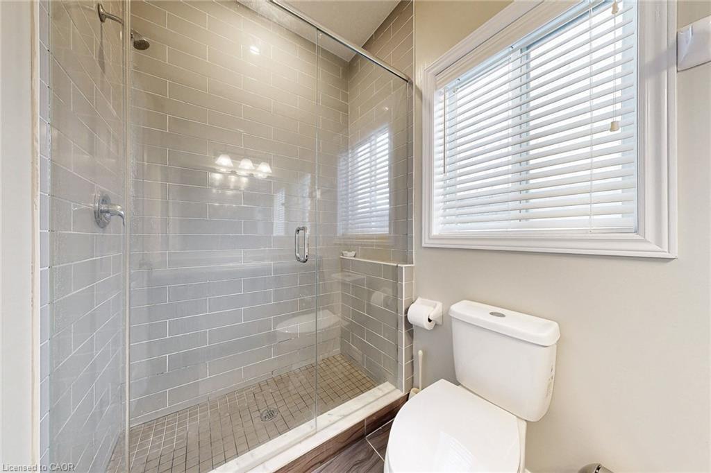 305 Wesley Boulevard, Cambridge, ON - Indoor Photo Showing Bathroom