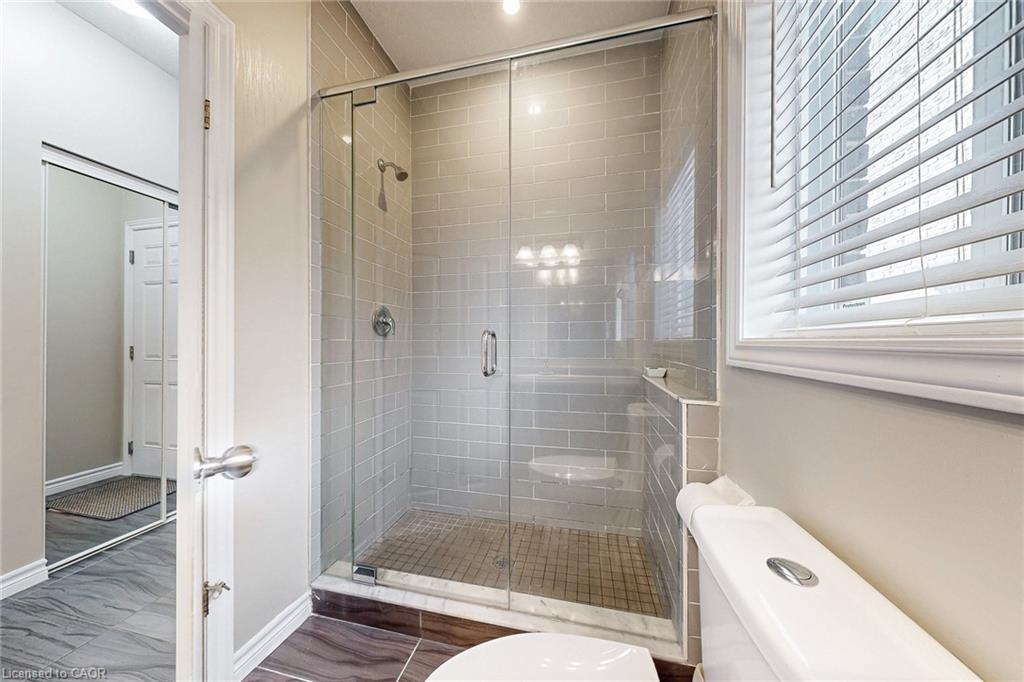 305 Wesley Boulevard, Cambridge, ON - Indoor Photo Showing Bathroom