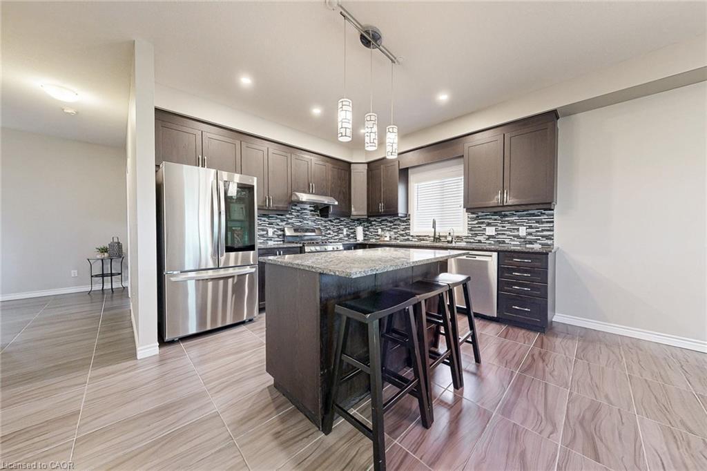 305 Wesley Boulevard, Cambridge, ON - Indoor Photo Showing Kitchen With Stainless Steel Kitchen With Upgraded Kitchen
