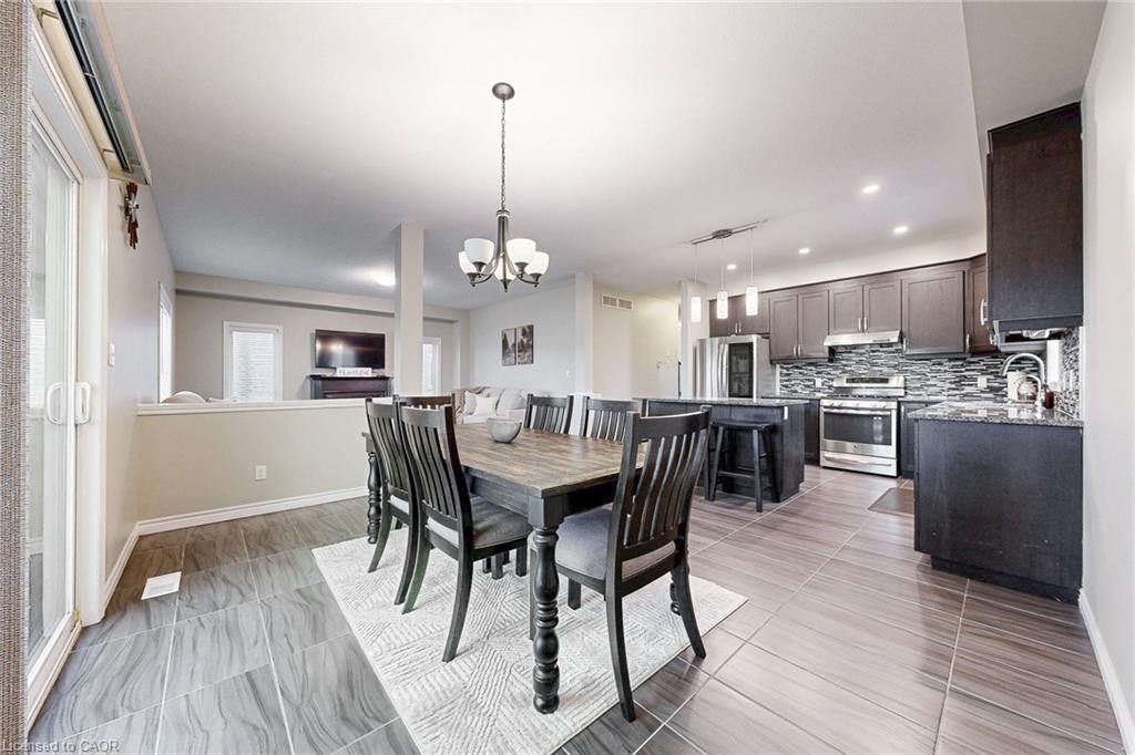 305 Wesley Boulevard, Cambridge, ON - Indoor Photo Showing Dining Room