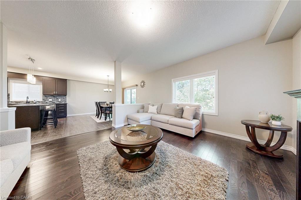 305 Wesley Boulevard, Cambridge, ON - Indoor Photo Showing Living Room