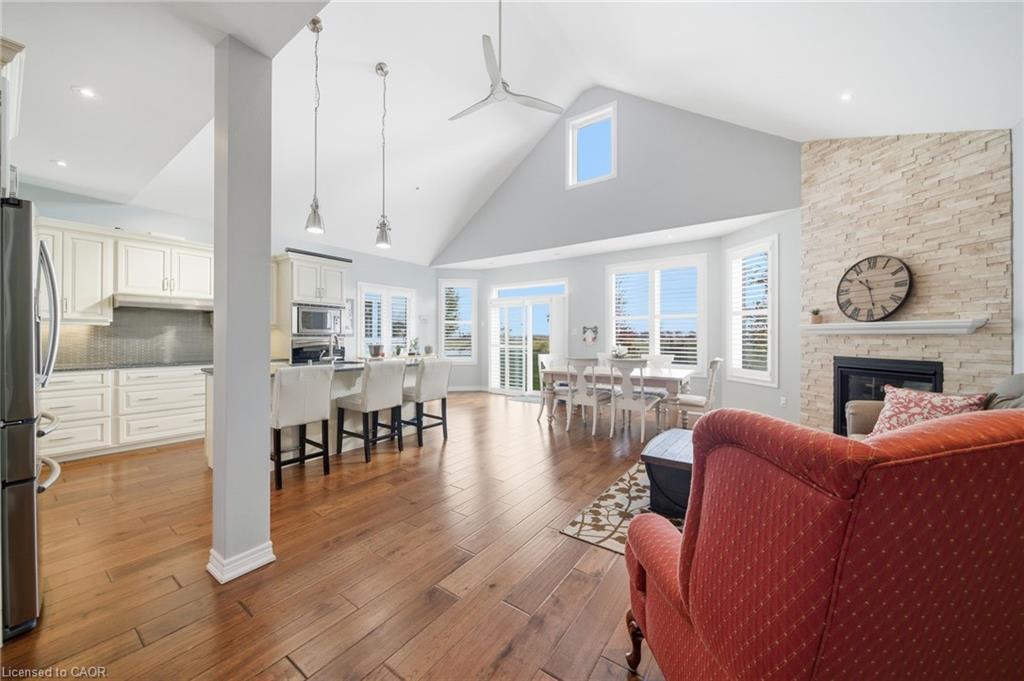 89-34 Regatta Drive, Port Dover, ON - Indoor With Fireplace