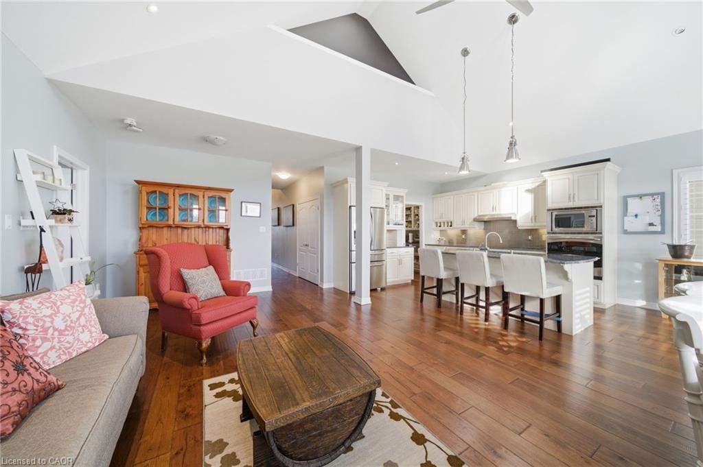 89-34 Regatta Drive, Port Dover, ON - Indoor Photo Showing Living Room