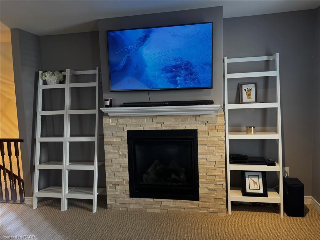 89-34 Regatta Drive, Port Dover, ON - Indoor With Fireplace