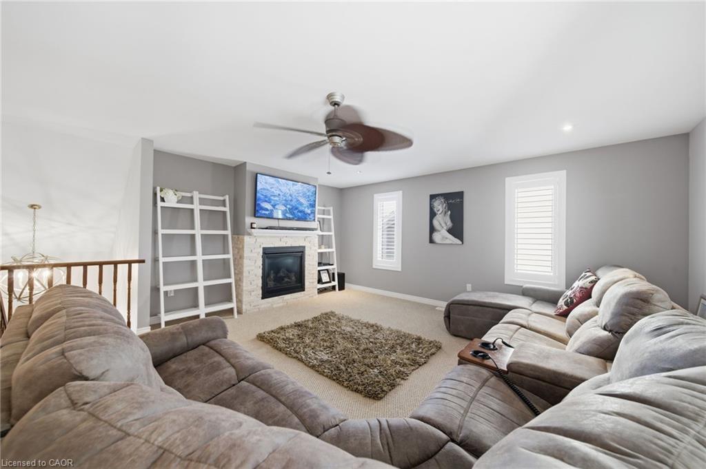 89-34 Regatta Drive, Port Dover, ON - Indoor Photo Showing Living Room With Fireplace