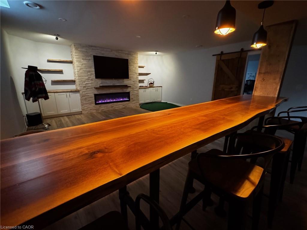 89-34 Regatta Drive, Port Dover, ON - Indoor With Fireplace