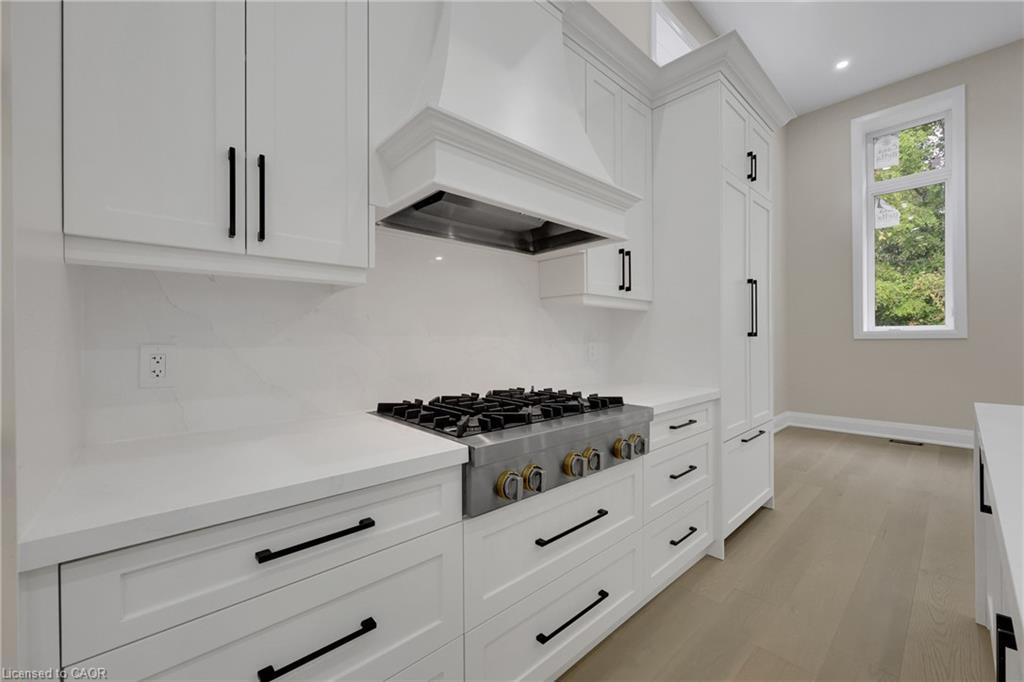 2091 Bridge Road, Oakville, ON - Indoor Photo Showing Kitchen