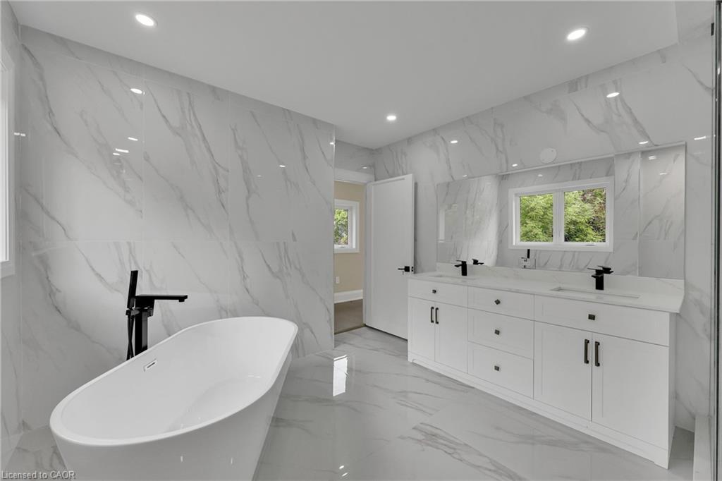 2091 Bridge Road, Oakville, ON - Indoor Photo Showing Bathroom