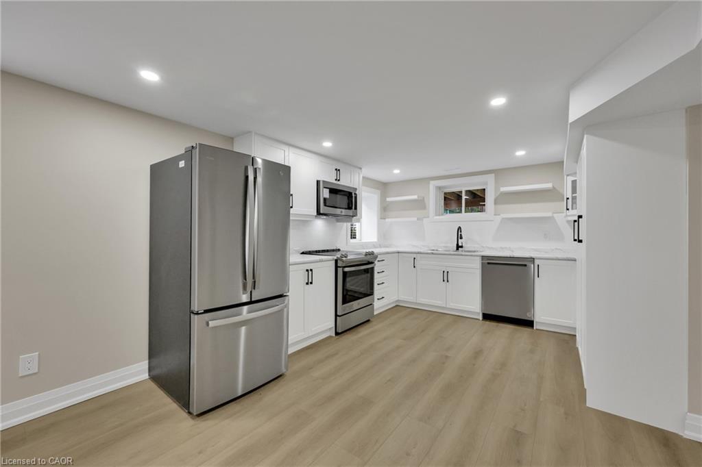 2091 Bridge Road, Oakville, ON - Indoor Photo Showing Kitchen