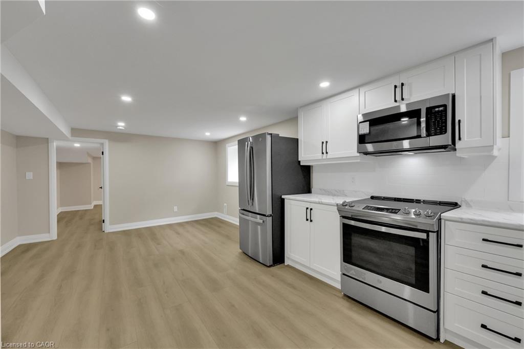 2091 Bridge Road, Oakville, ON - Indoor Photo Showing Kitchen
