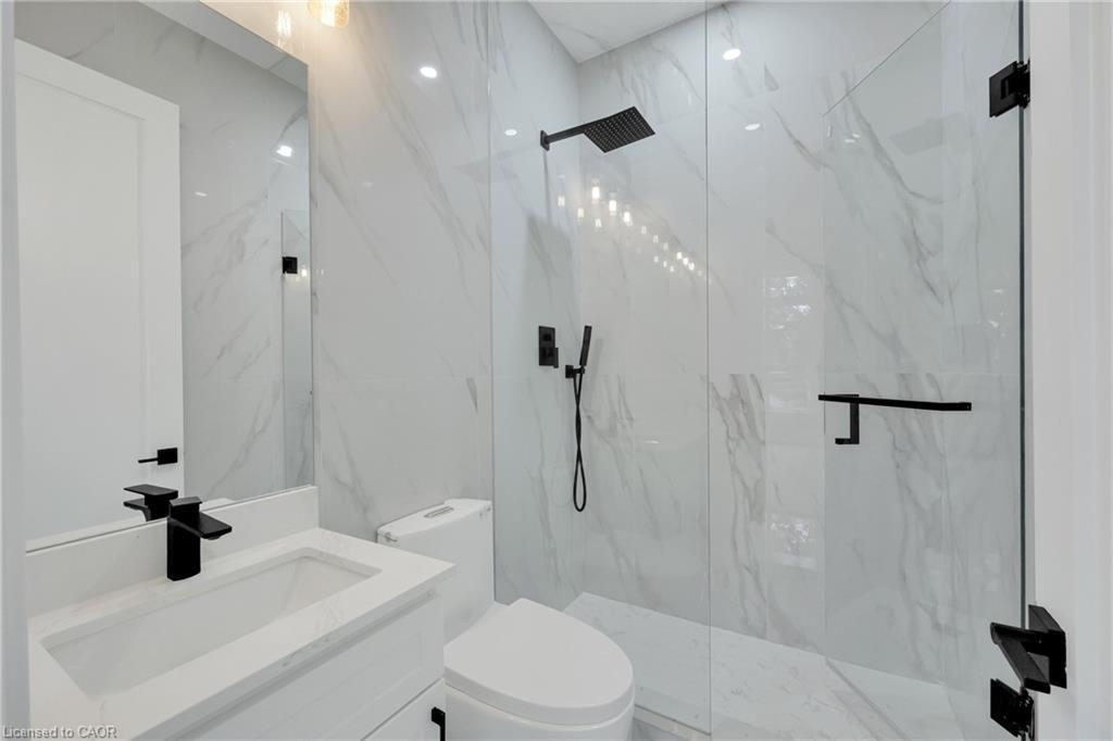 2091 Bridge Road, Oakville, ON - Indoor Photo Showing Bathroom