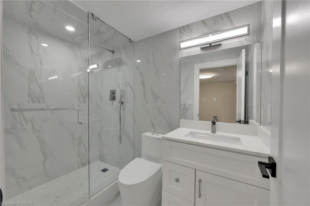 2091 Bridge Road, Oakville, ON - Indoor Photo Showing Bathroom