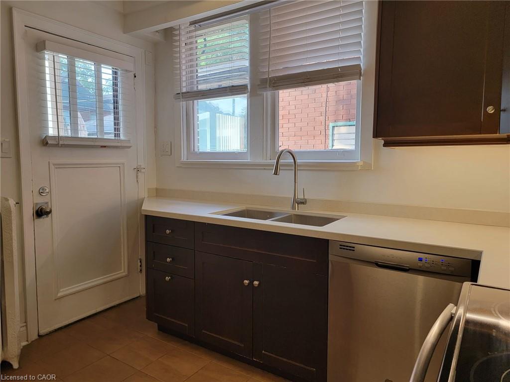 43 Barnesdale Avenue S, Hamilton, ON - Indoor Photo Showing Kitchen With Double Sink