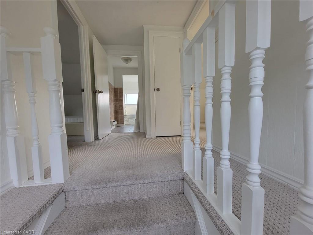 43 Barnesdale Avenue S, Hamilton, ON - Indoor Photo Showing Other Room