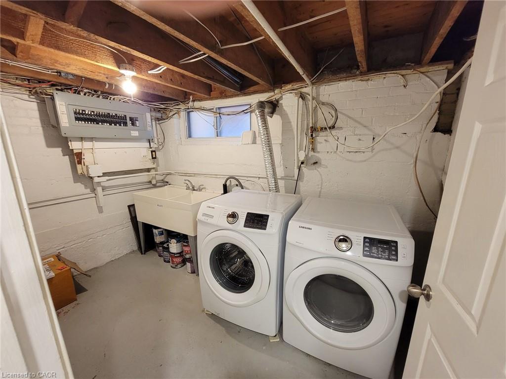 43 Barnesdale Avenue S, Hamilton, ON - Indoor Photo Showing Laundry Room