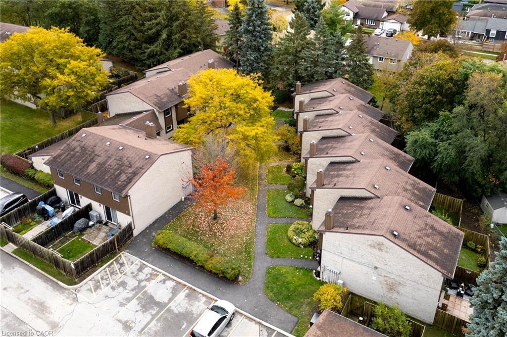 27-215 Glamis Road, Cambridge, ON - Outdoor