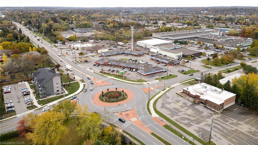 27-215 Glamis Road, Cambridge, ON - Outdoor With View