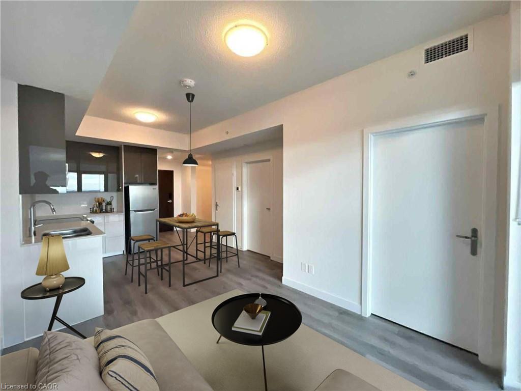 2613-60 Frederick Street, Kitchener, ON - Indoor