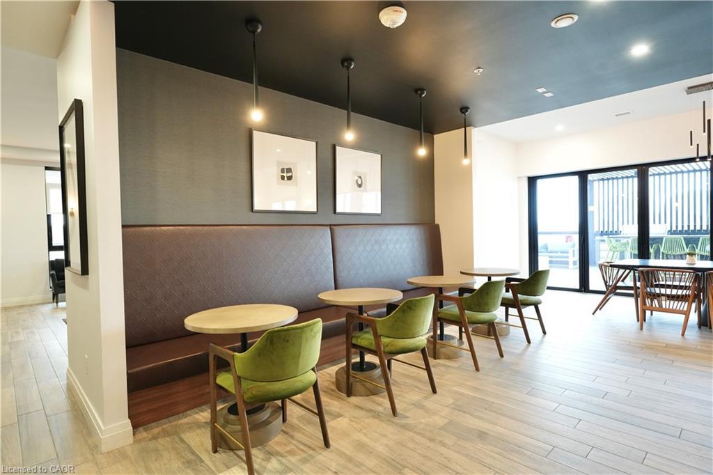 1002-181 King Street S, Waterloo, ON - Indoor Photo Showing Dining Room