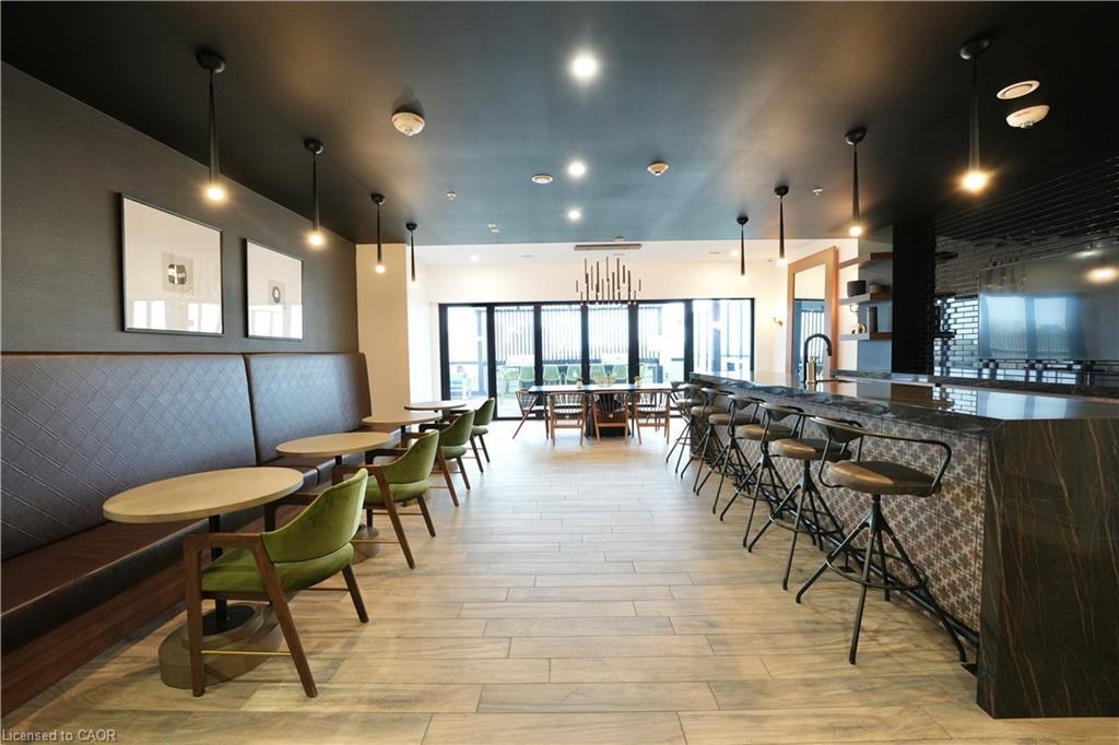 1002-181 King Street S, Waterloo, ON - Indoor Photo Showing Dining Room