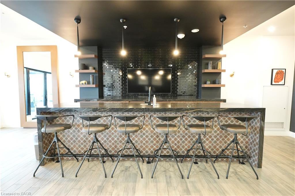 1002-181 King Street S, Waterloo, ON - Indoor Photo Showing Dining Room