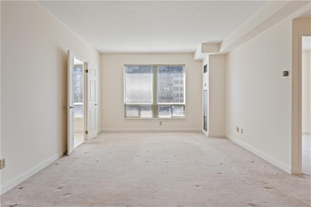 410-430 Pearl Street, Burlington, ON - Indoor Photo Showing Other Room