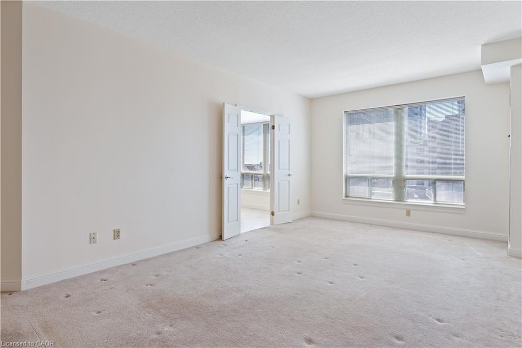 410-430 Pearl Street, Burlington, ON - Indoor Photo Showing Other Room