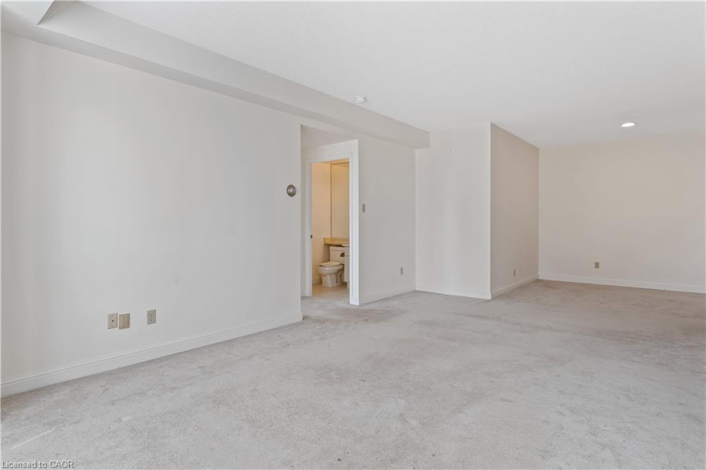 410-430 Pearl Street, Burlington, ON - Indoor Photo Showing Other Room