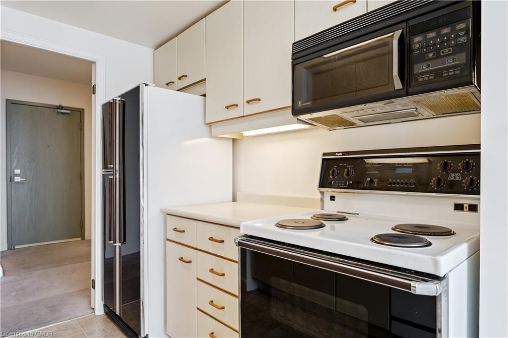 410-430 Pearl Street, Burlington, ON - Indoor Photo Showing Kitchen