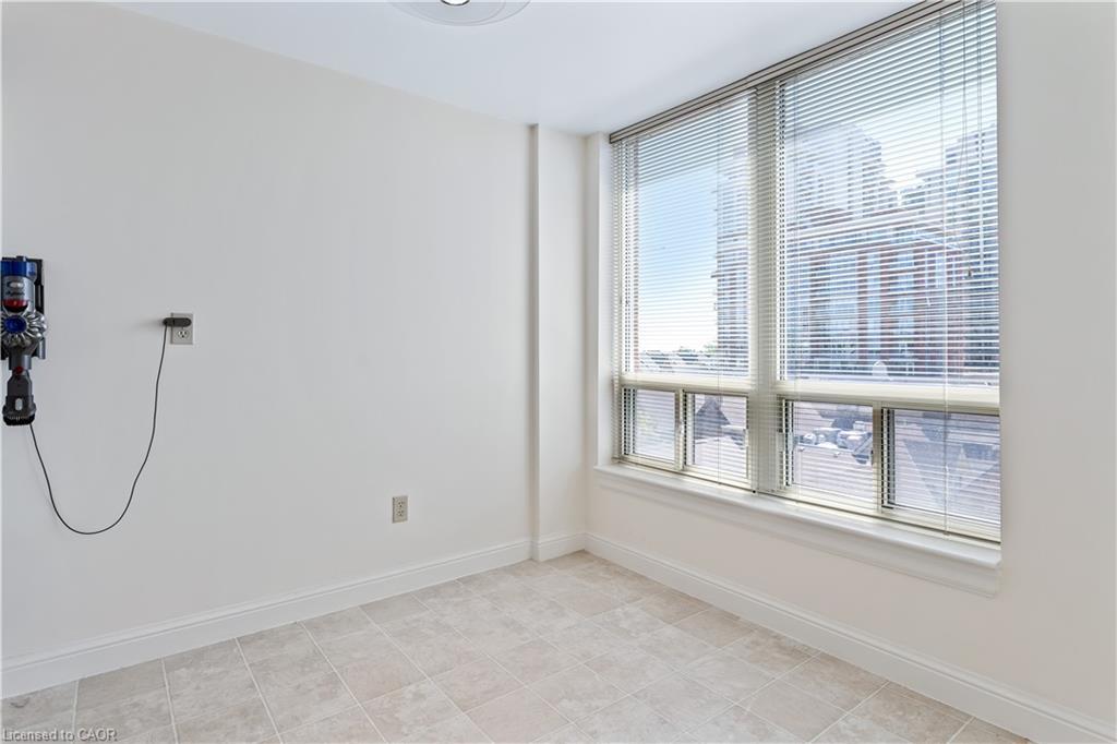 410-430 Pearl Street, Burlington, ON - Indoor Photo Showing Other Room