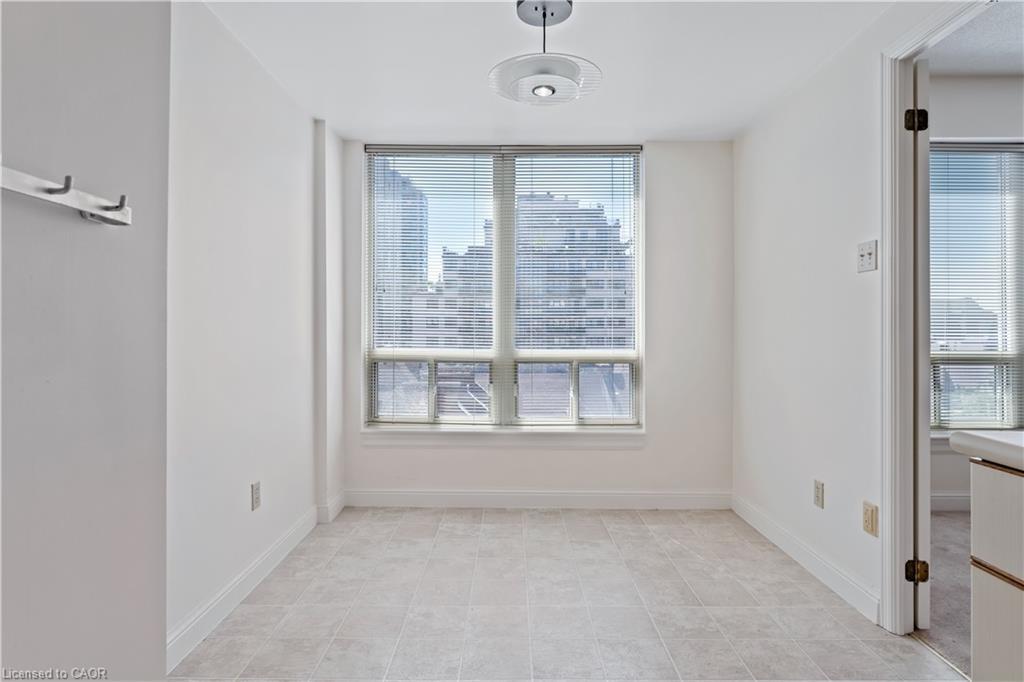 410-430 Pearl Street, Burlington, ON - Indoor Photo Showing Other Room