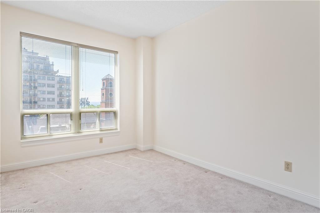 410-430 Pearl Street, Burlington, ON - Indoor Photo Showing Other Room
