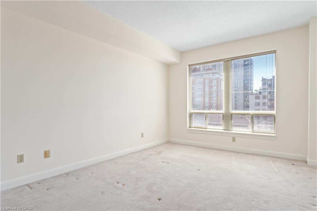 410-430 Pearl Street, Burlington, ON - Indoor Photo Showing Other Room