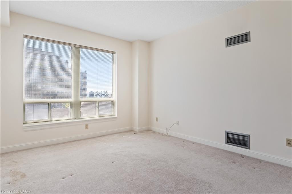 410-430 Pearl Street, Burlington, ON - Indoor Photo Showing Other Room