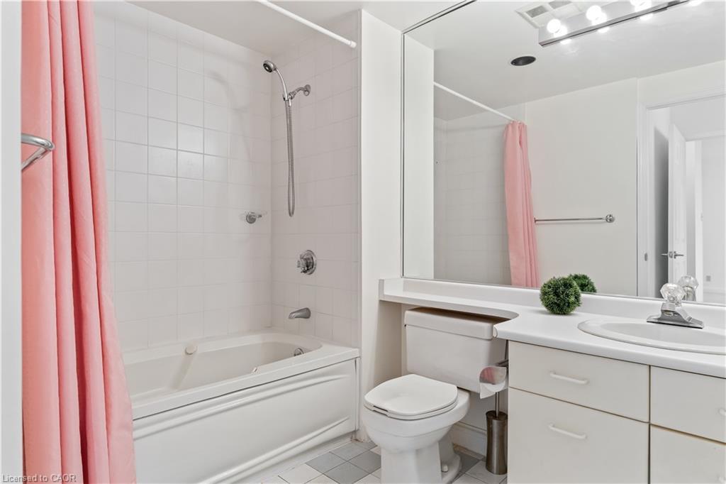 410-430 Pearl Street, Burlington, ON - Indoor Photo Showing Bathroom