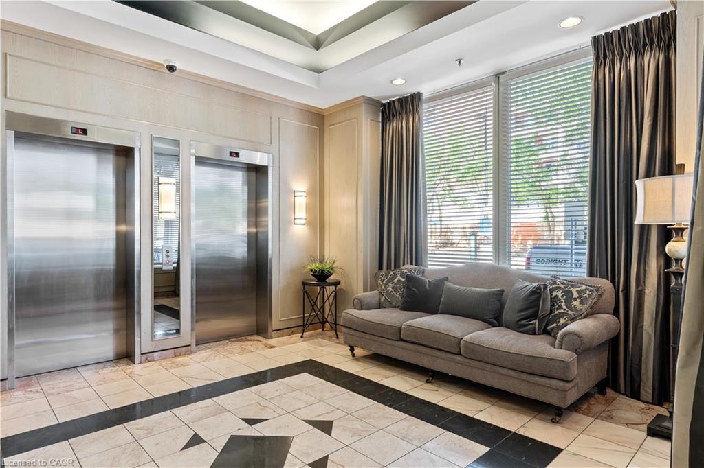 410-430 Pearl Street, Burlington, ON - Indoor