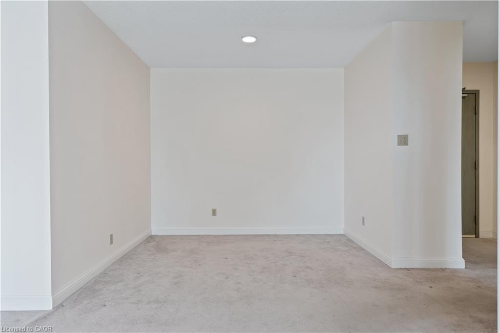 410-430 Pearl Street, Burlington, ON - Indoor Photo Showing Other Room