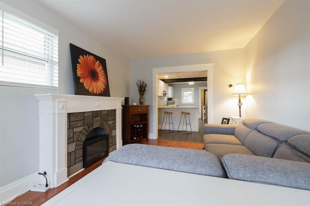 241 Vine Street, St. Catharines, ON - Indoor Photo Showing Living Room With Fireplace