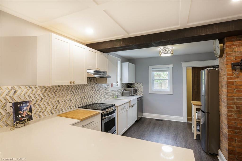 241 Vine Street, St. Catharines, ON - Indoor Photo Showing Kitchen With Upgraded Kitchen
