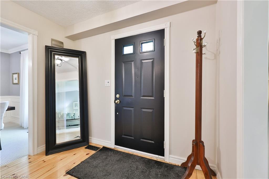 206 Rossmore Boulevard, Burlington, ON - Indoor Photo Showing Other Room