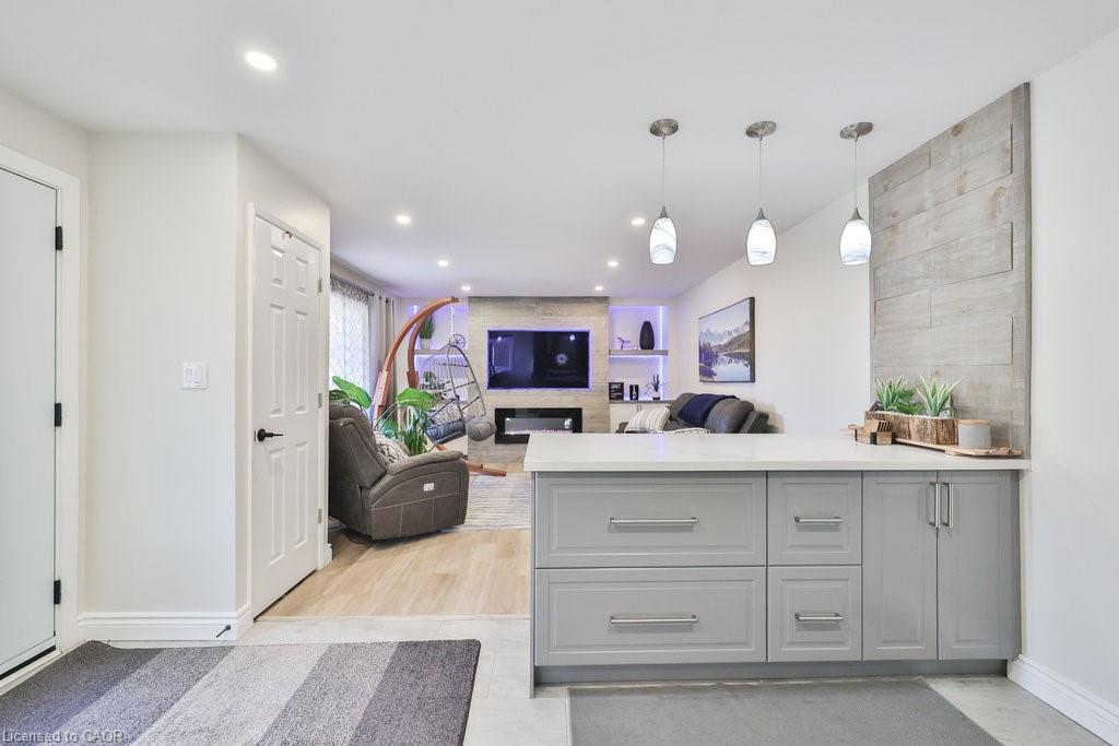 Upper-47 Castlefield Drive, Hamilton, ON - Indoor