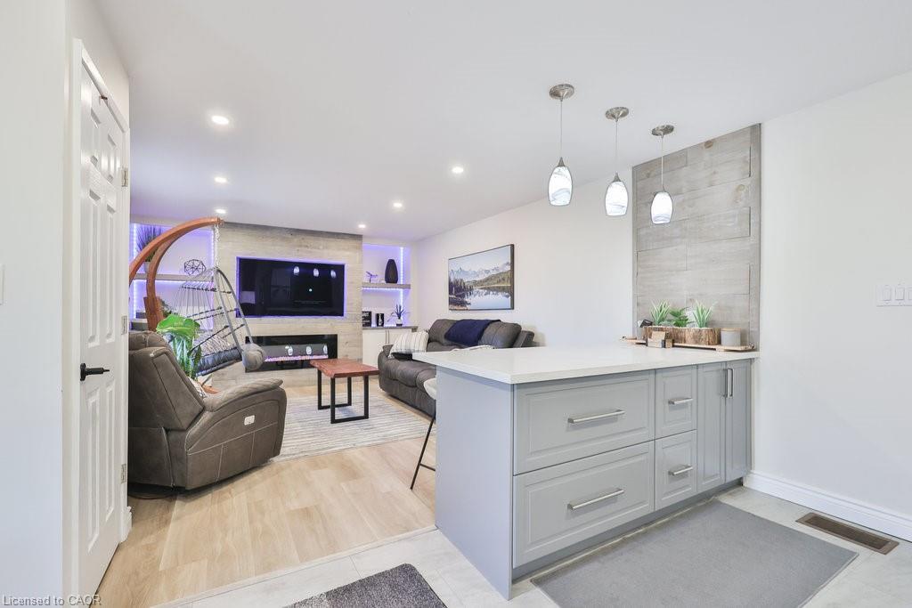 Upper-47 Castlefield Drive, Hamilton, ON - Indoor