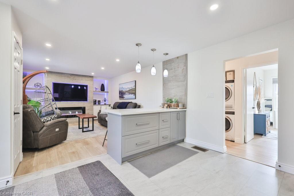 Upper-47 Castlefield Drive, Hamilton, ON - Indoor