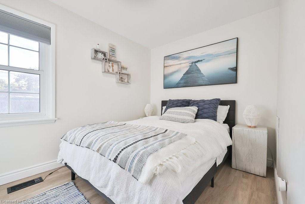 Upper-47 Castlefield Drive, Hamilton, ON - Indoor Photo Showing Bedroom
