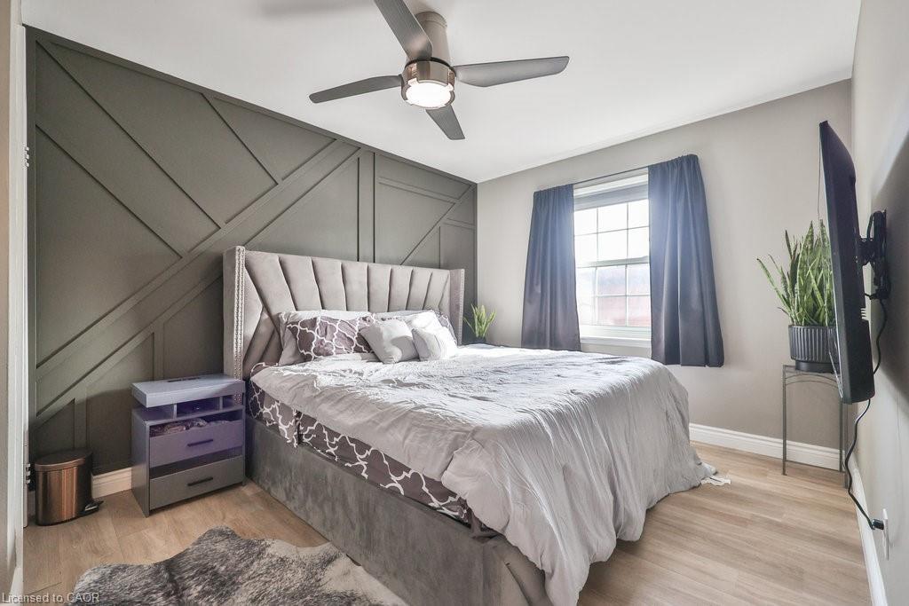 Upper-47 Castlefield Drive, Hamilton, ON - Indoor Photo Showing Bedroom