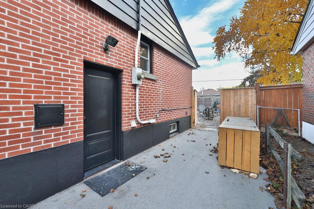 Upper-47 Castlefield Drive, Hamilton, ON - Outdoor With Exterior