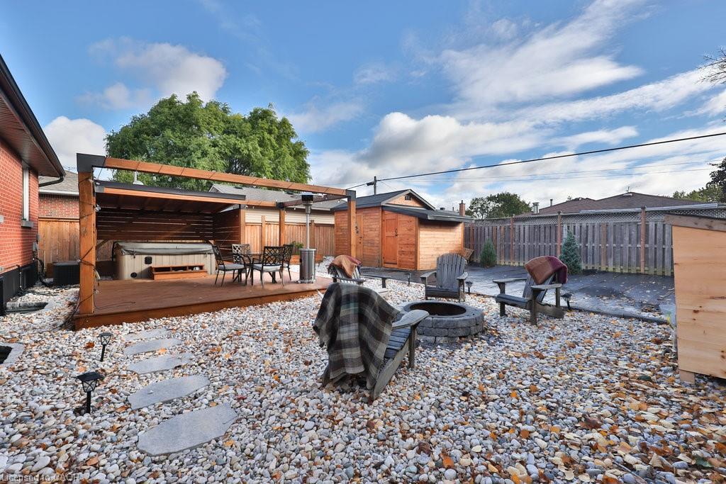 Upper-47 Castlefield Drive, Hamilton, ON - Outdoor