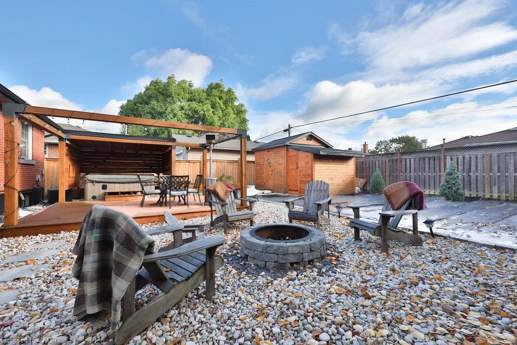 Upper-47 Castlefield Drive, Hamilton, ON - Outdoor With Deck Patio Veranda